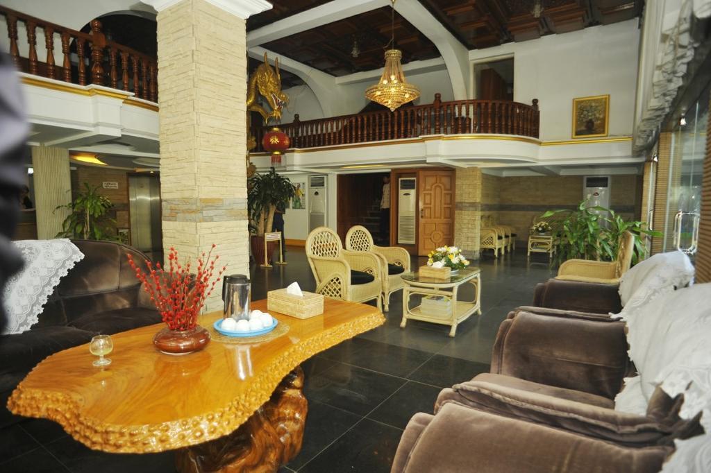 Silver Swan Hotel มัณฑะเลย์ ภายนอก รูปภาพ