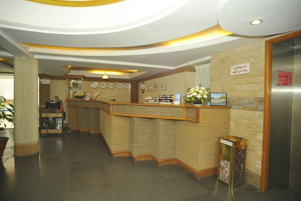 Silver Swan Hotel มัณฑะเลย์ ภายนอก รูปภาพ