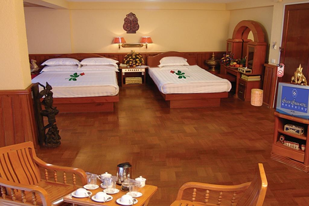 Silver Swan Hotel มัณฑะเลย์ ภายนอก รูปภาพ