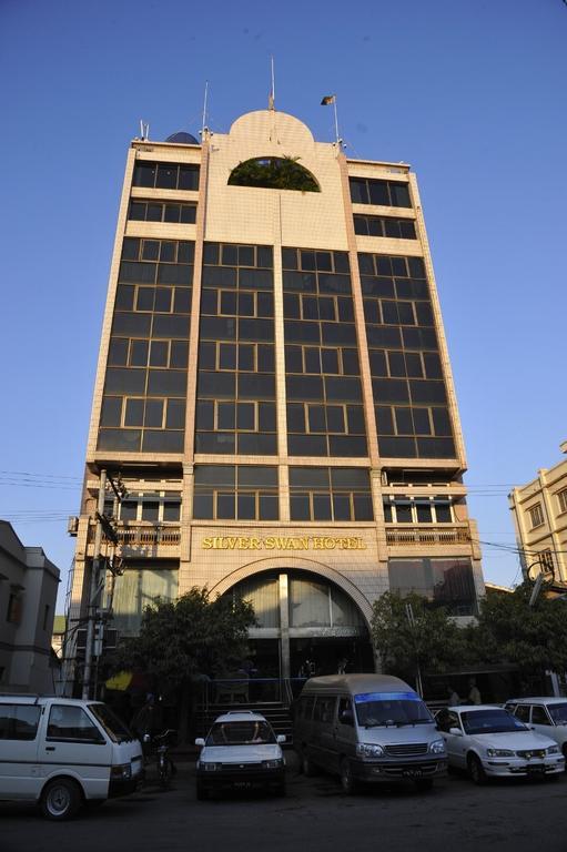 Silver Swan Hotel มัณฑะเลย์ ภายนอก รูปภาพ